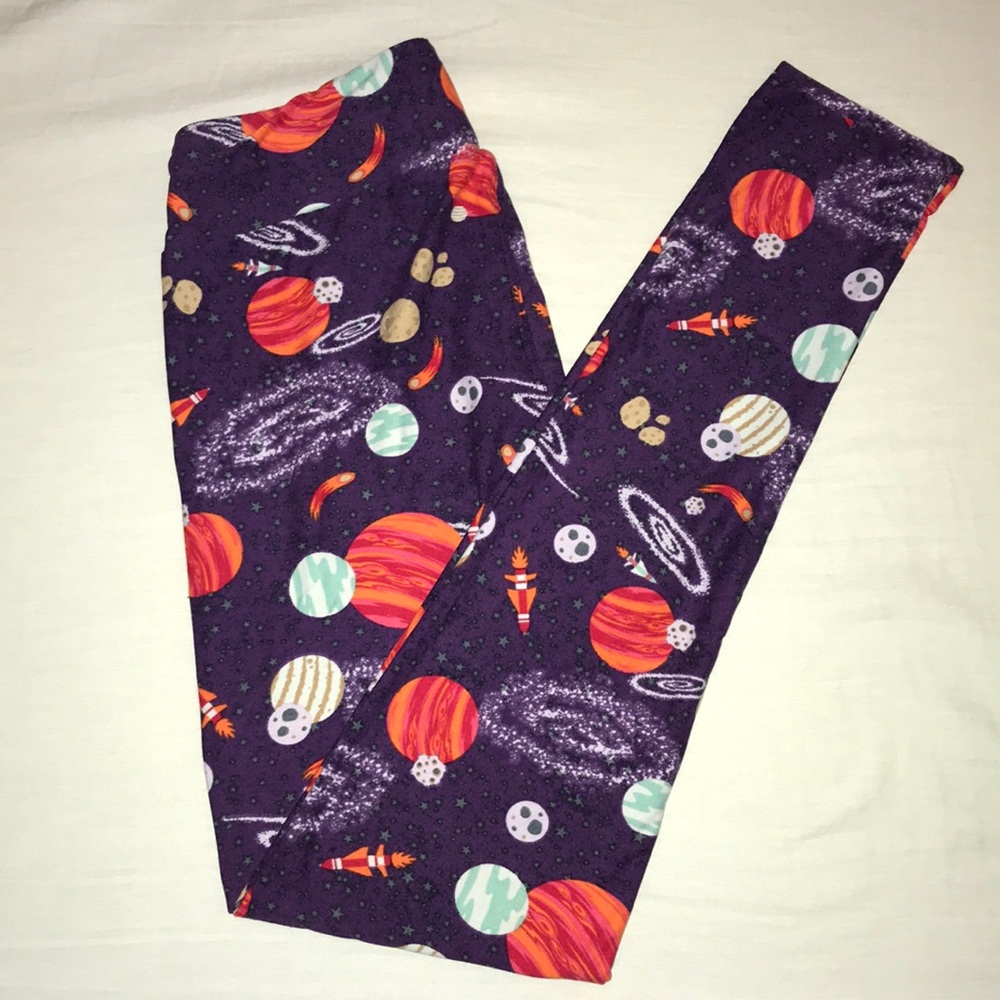 RARE HTF LuLaRoe purple planet leggings. OS. NWT.